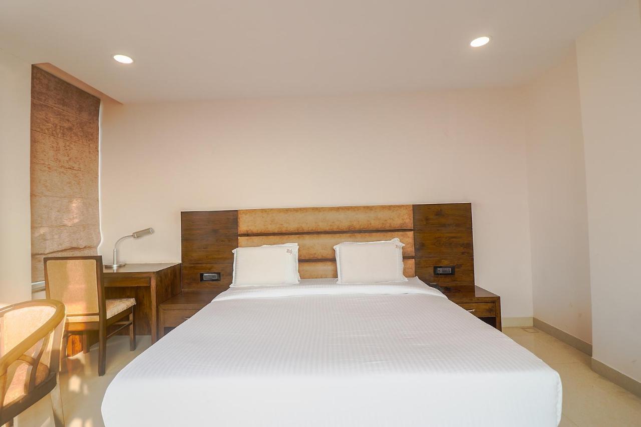 Fabhotel Mid Town Grand 潘切库拉 外观 照片