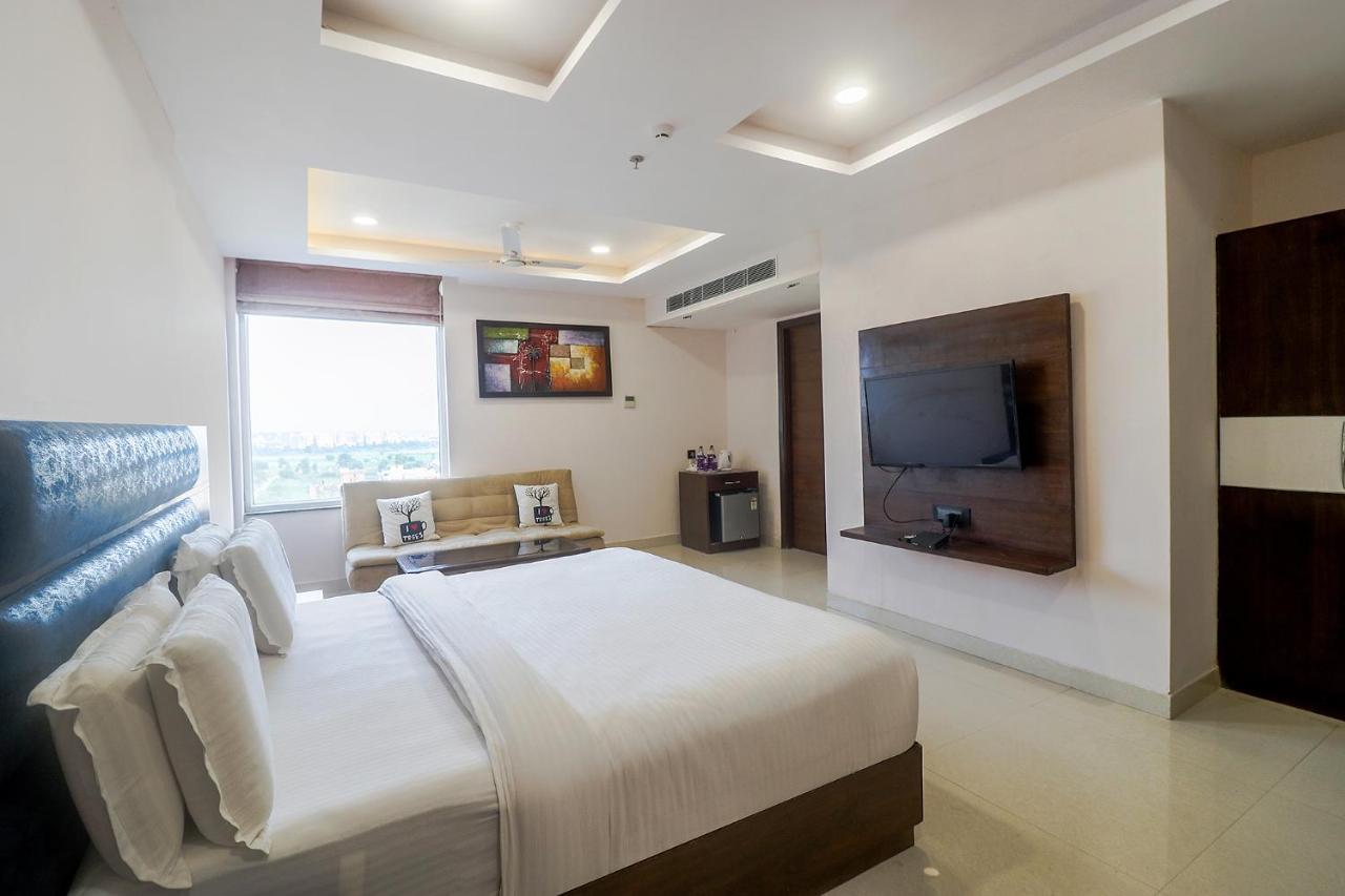 Fabhotel Mid Town Grand 潘切库拉 外观 照片