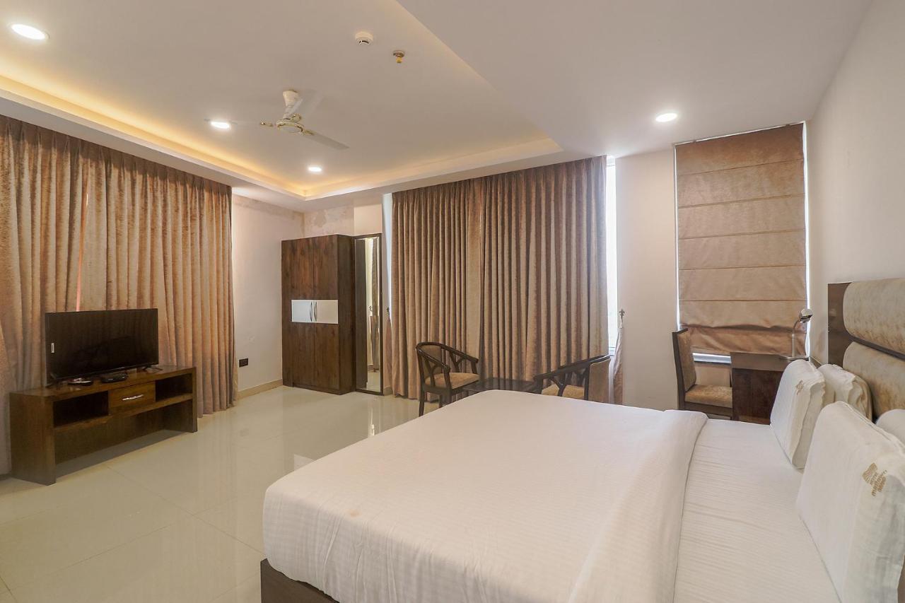 Fabhotel Mid Town Grand 潘切库拉 外观 照片