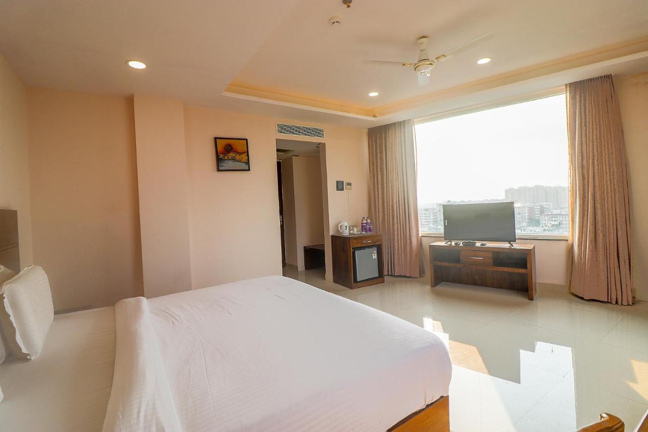 Fabhotel Mid Town Grand 潘切库拉 外观 照片