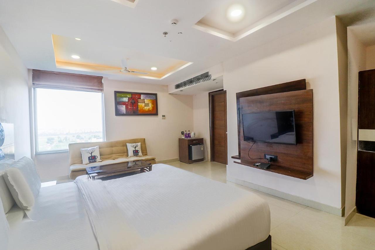 Fabhotel Mid Town Grand 潘切库拉 外观 照片
