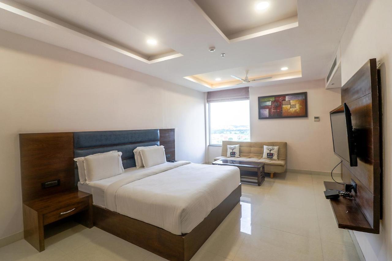 Fabhotel Mid Town Grand 潘切库拉 外观 照片